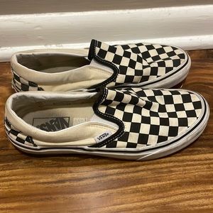 BLACK AND WHITE CHECKERED VANS
